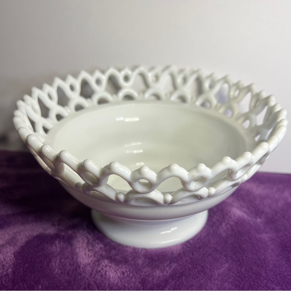 Atterbury Vintage Dancing Sailor Milk Glass Footed Bowl w/ Reticulated Lace Edge